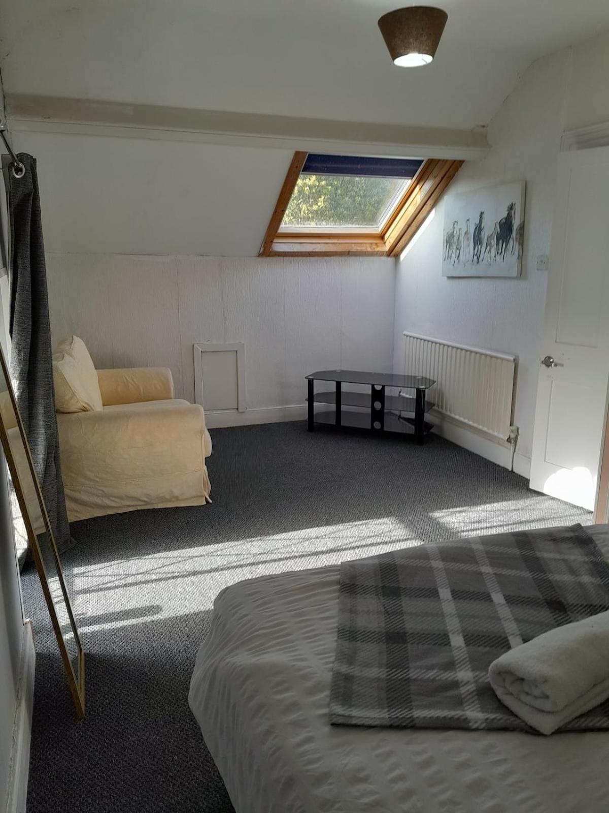 Loft Singleton Homestay